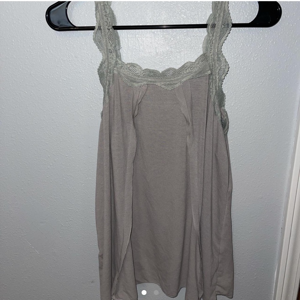 Cute flowy tank.